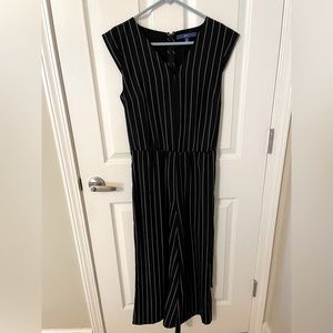 Black and white striped pantsuit, Apt 9